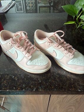 Flawless PINK NIKE dunks